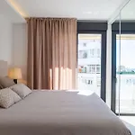 Boutique With Sun Terrace & Sea Views Daire *