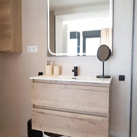 Apartament Boutique With Sun Terrace & Sea Views *